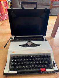 Macchina da scrivere vintage
