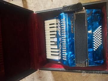 fisarmonica Comet 48 bassi con valigetta