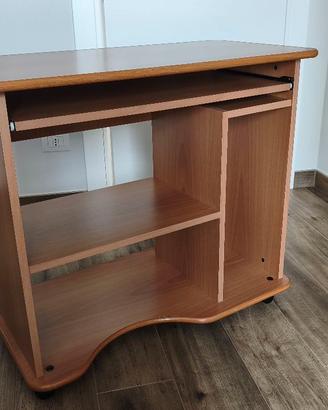 Tavolino porta computer con rotelle
