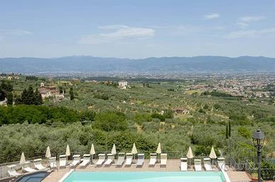 Rustico / Casale di 482 m² con più di 5 locali e b