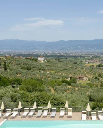 Rustico / Casale di 482 m² con più di 5 locali e b