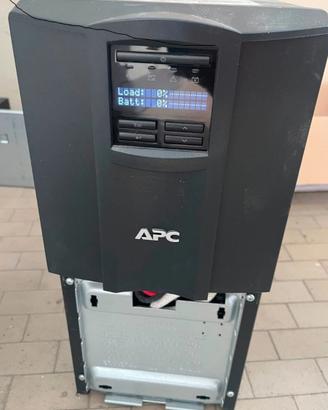 Condividi APC UPS SMART-UPS C 3000VA LCD 230V