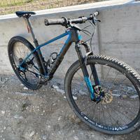 CANYON MTB CF SL 29 