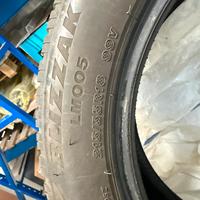 N.5 Pneumatici invernali 215/55-18 Bridgestone