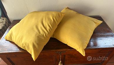 Coppia cuscinoni gialli