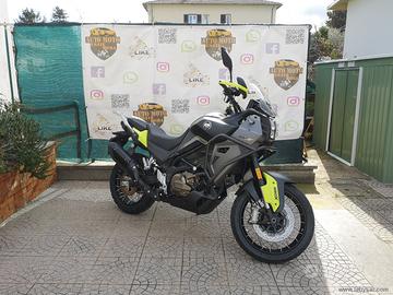 QJMOTOR SVT 650 X RATE AUTO MOTO SCOOTER