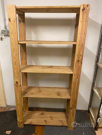 Scafali in legno