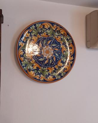 piatto decorato a mano