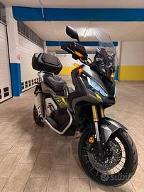 honda X-adv 750 gravel