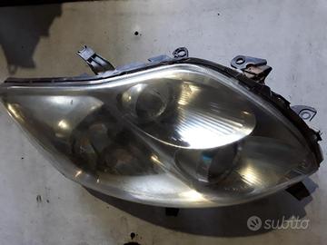 FARO ANTERIORE DESTRO TOYOTA Auris Serie (E150) 89