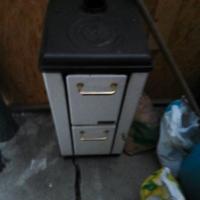 stufa a legna bianca