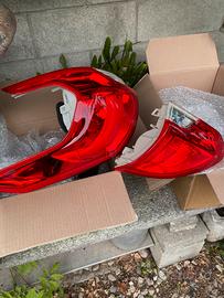 Fari posteriori peugeot 2008