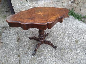 Tavolino intarsiato del 1700/1800