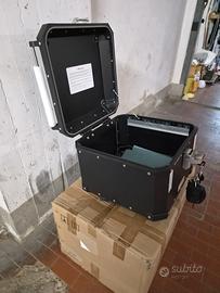 Bauletto Benelli Nero completo di piastra