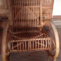 Poltrona a dondolo in vimini-vintage 