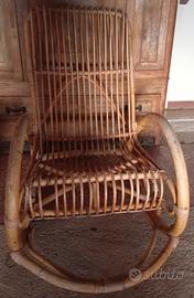 Poltrona a dondolo in vimini-vintage 