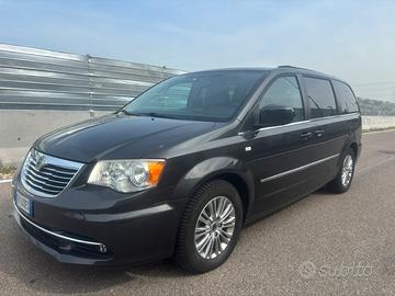 LANCIA VOYAGER 7 posti MONOVOLUME