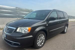 LANCIA VOYAGER 7 posti MONOVOLUME
