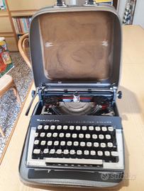 Macchina da scrivere vintage Remington