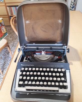 Macchina da scrivere vintage Remington