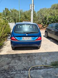 Lancia y 
