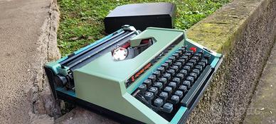 macchina da scrivere ROVER  3000