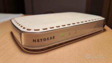NETGEAR ADSL Firewall Router DG834 v2