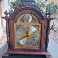 Orologio da tavolo in legno intarsiato JUNGHANS