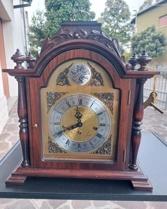 Orologio da tavolo in legno intarsiato JUNGHANS