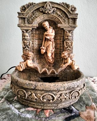 Fontana artistica con illuminazione 