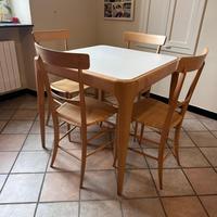 Tavolo 80x80 e 4 sedie chiavarine flli Levaggi