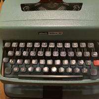 Macchina da scrivere portatile Olivetti Lettera 32