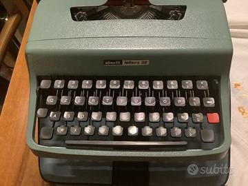 Macchina da scrivere portatile Olivetti Lettera 32