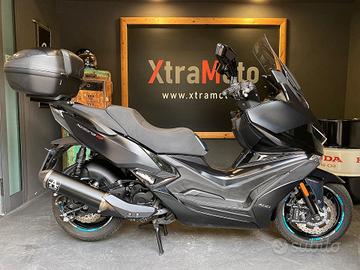 Kymco Xciting 400i VS
