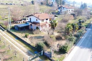 VILLA SINGOLA A VIVERONE