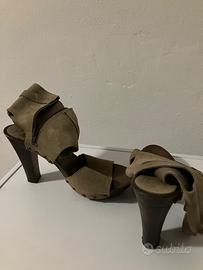 Scarpe scamosciate marrone chiaro