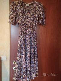 vestito vintage in seta floreale