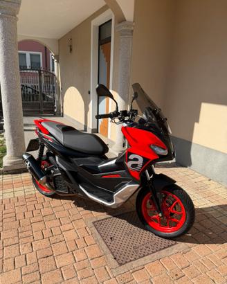 Aprilia SR GT 200