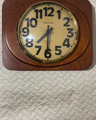 Orologio  al quarzo in legno massello Mauthe