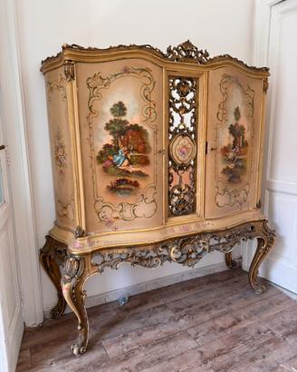 Credenza vetrina con velluto e illuminazione