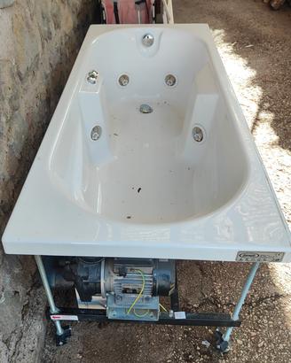 vasca idromassaggio Jacuzzi 