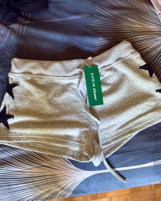 Shorts con stelle