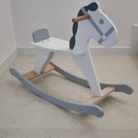 dondolo in legno