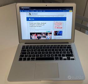 Apple MacBook Air 13 pollici - mod.2015
