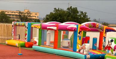 Gonfiabili professionali + 9 mascotte nuovissime