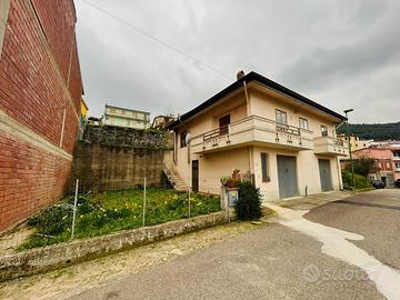 Casa indipendente su due livelli