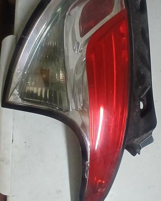 Lancia Ypsilon 2016 stop destro