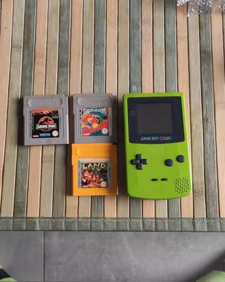game boy color con giochi 