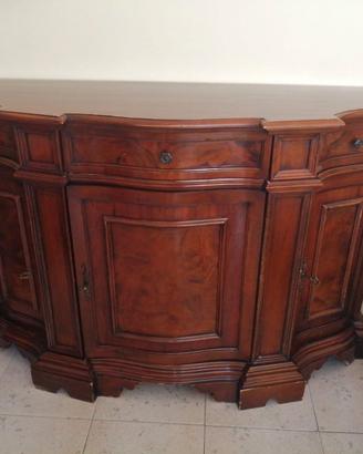 Mobile mezzaluna/credenza in stile e datato