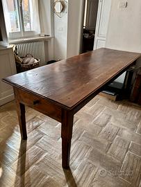 Grande tavolo d’abbazia italiano in noce (1900)